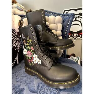 Dr Martens Bloom Stud Floral Black Boots Size 11/EU 43 NWOT